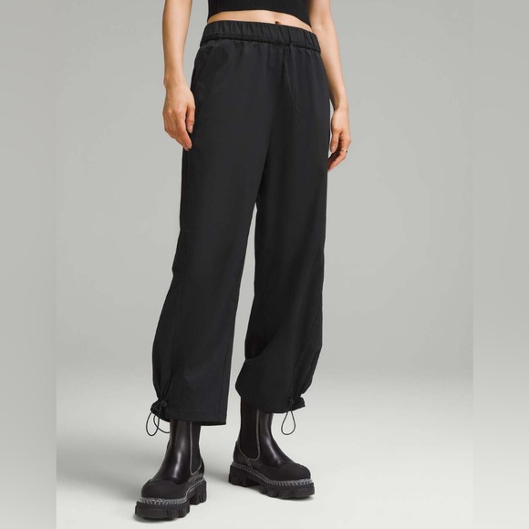 Lululemon Wide leg High-Rise pant/Jogger (cinchable cuff)
Black - Picture 13 of 14